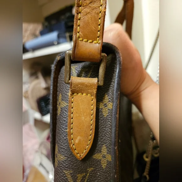VINTAGE LOUIS VUITTON SAINT CLOUD CROSSBODY - Picture 5 of 14